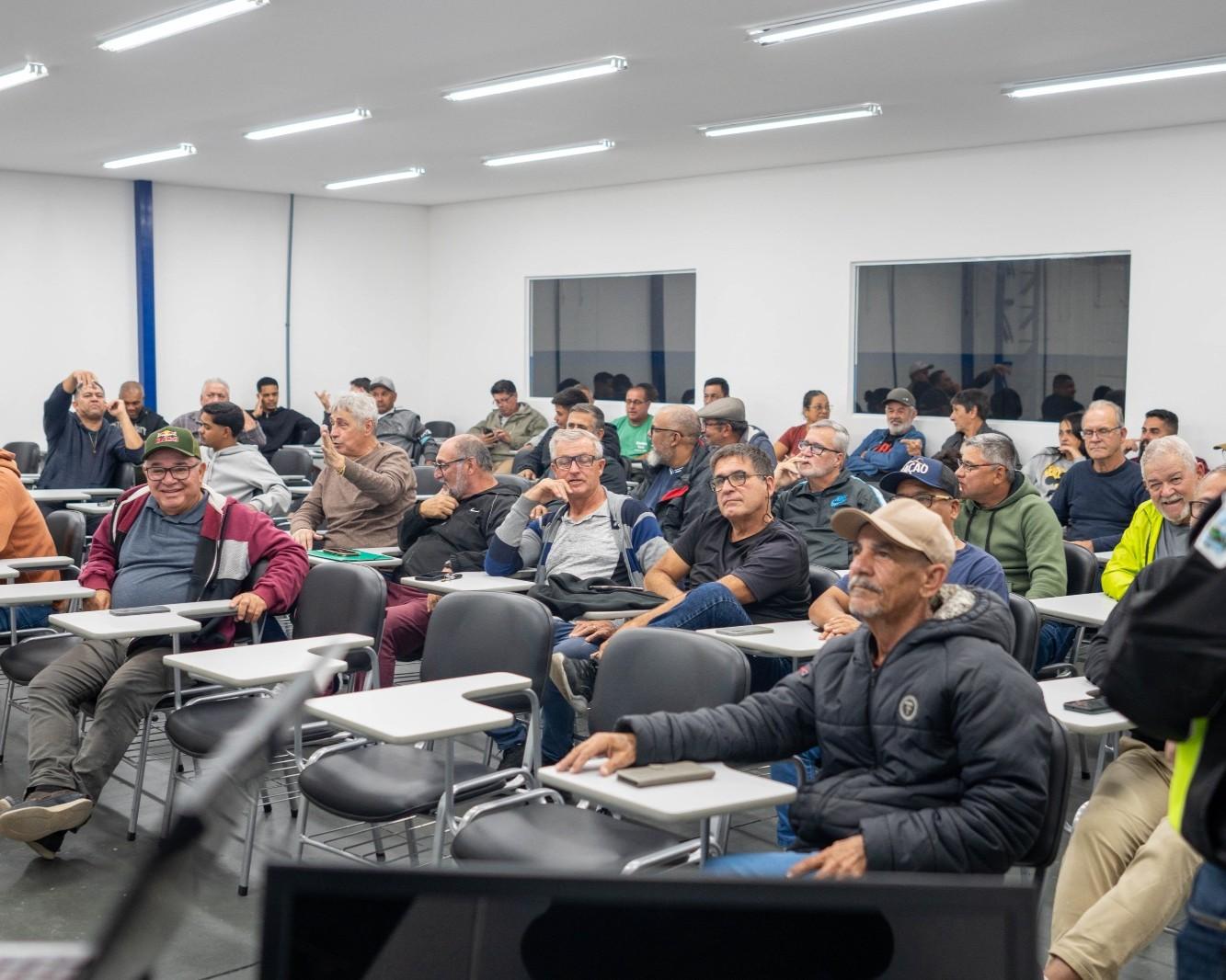 SÃO SEBASTIÃO: CAPACITAÇÃO DE TAXISTAS