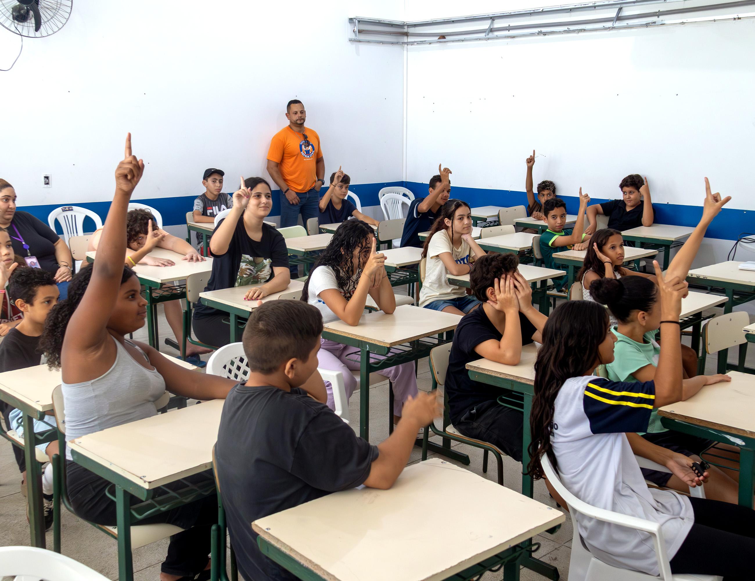 AGENTES MIRINS NAS ESCOLAS