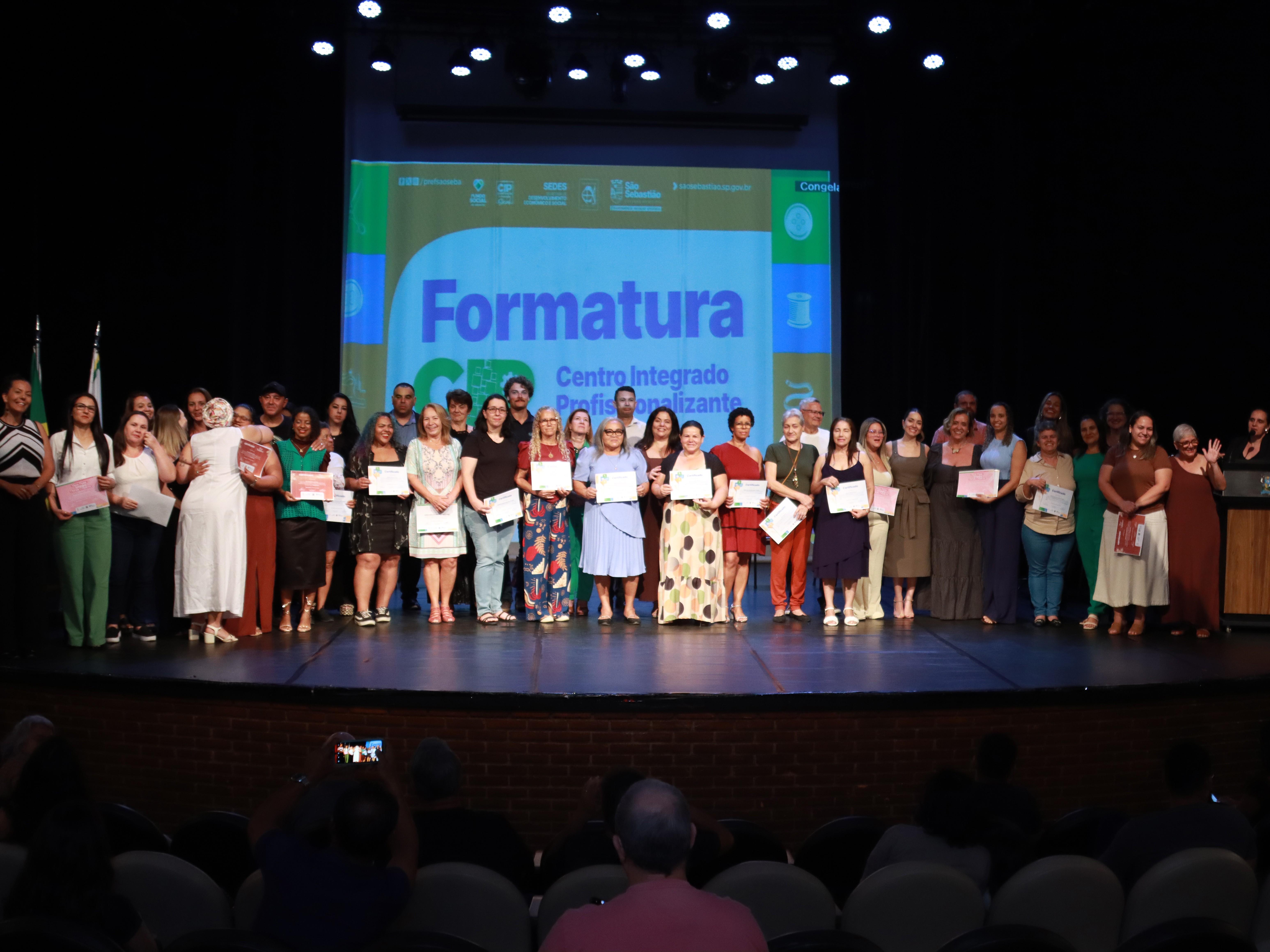 FORMATURA DO CIP: MAIS DE 260 FORMANDOS EM SÃO SEBASTIÃO