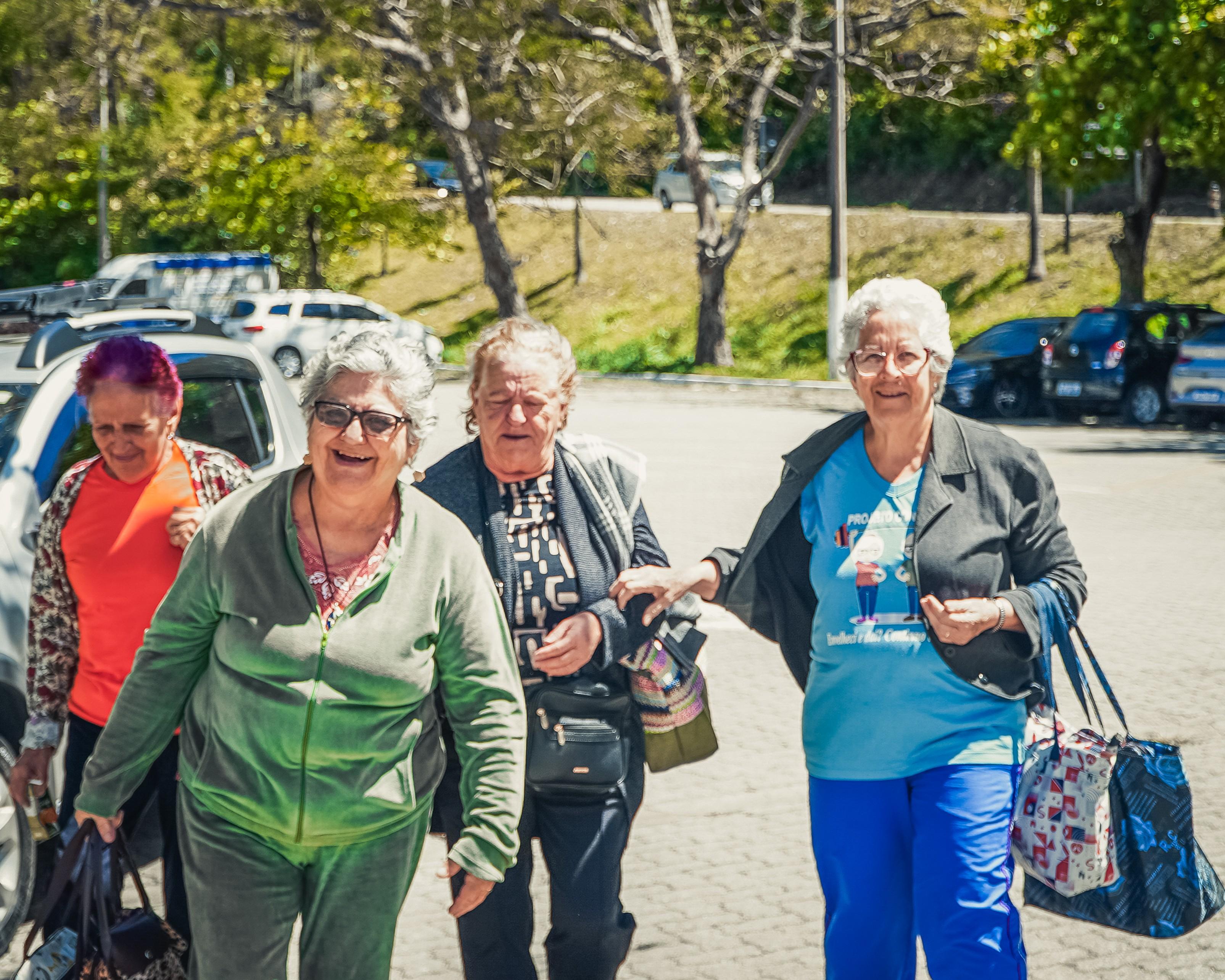 PROJETO ENTRE NÓS FORTALECE IDOSOS