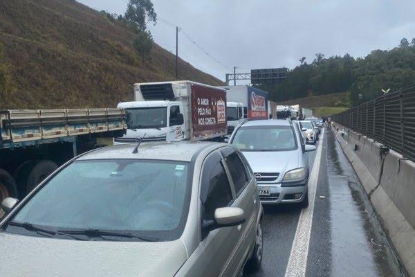DEPOIS DE 37 HORAS, SERRA ANTIGA É REABERTA