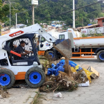 Prefeitura de São Sebastião recolhe 15 caminhões de materiais inservíveis na Topolândia, Itatinga e Olaria
