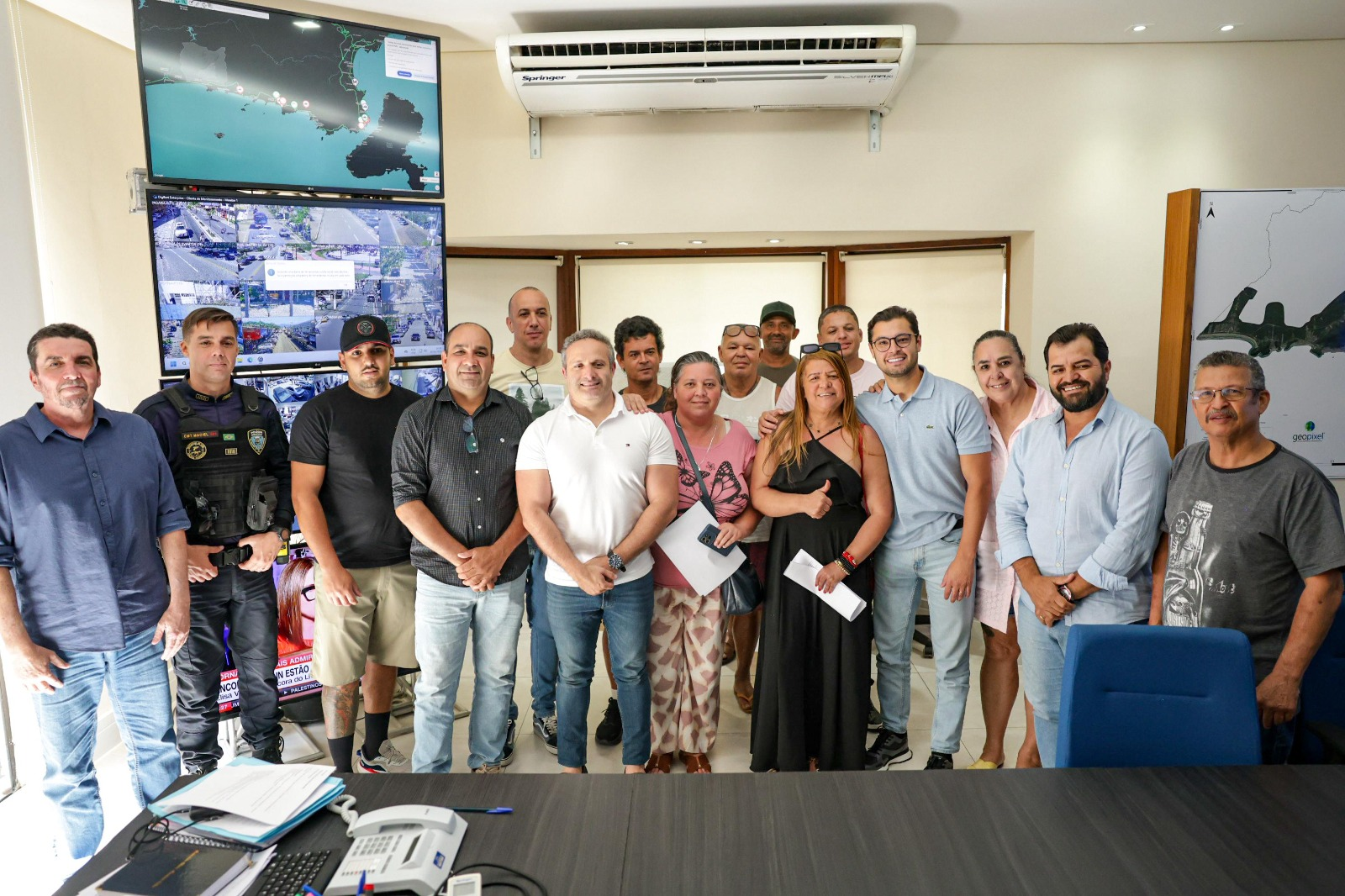 Prefeitura de São Sebastião recebe comissão...