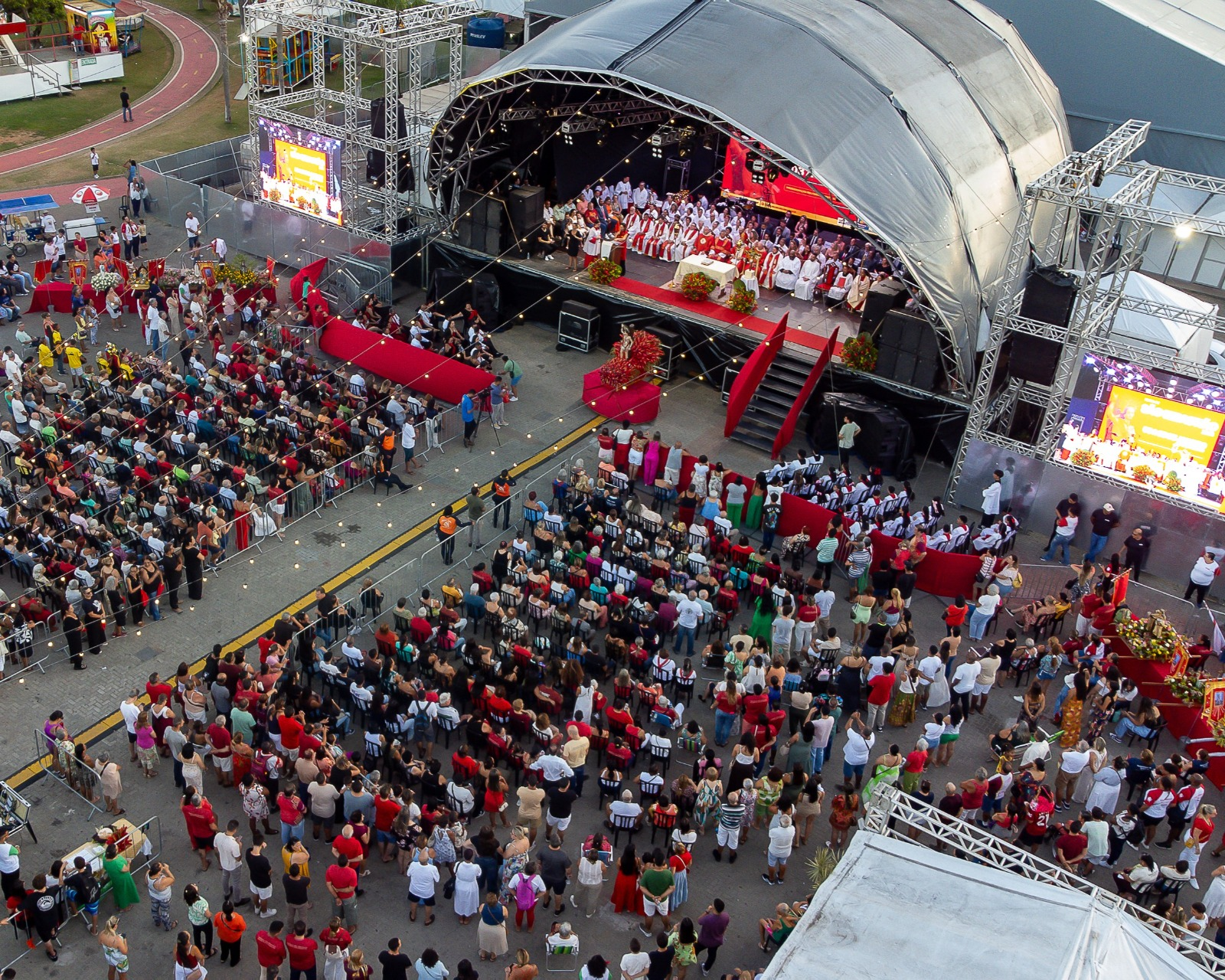 Dia do Padroeiro tem caminhada, procissão e missa...