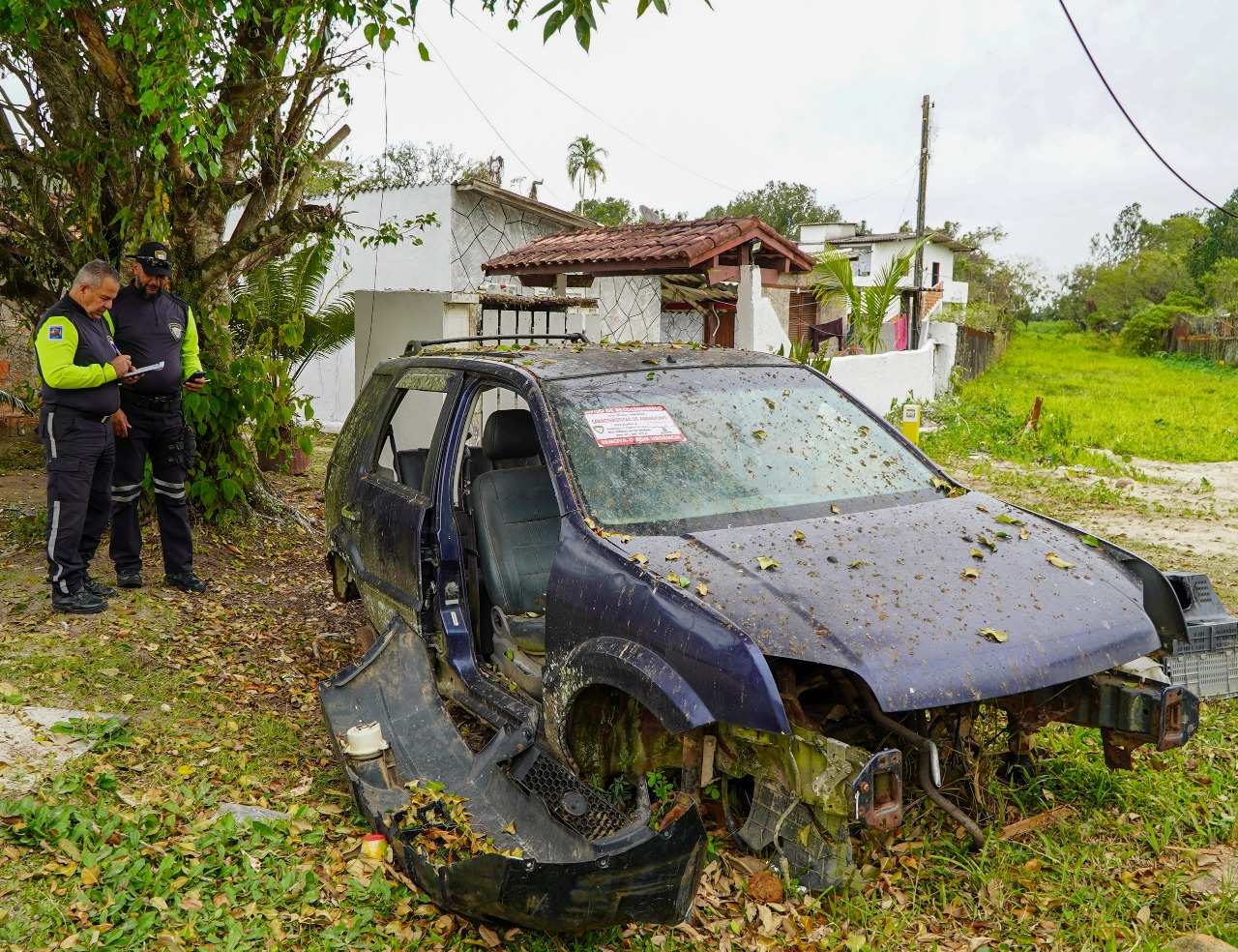 🚗 Prefeitura de São Sebastião notifica 75 veículos abandonados nas vias públicas; 17 já foram removidos